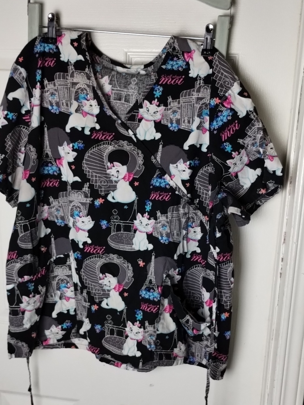 Black Cat Print Scrub Top with Pink & Blue Accents, XL See Pic